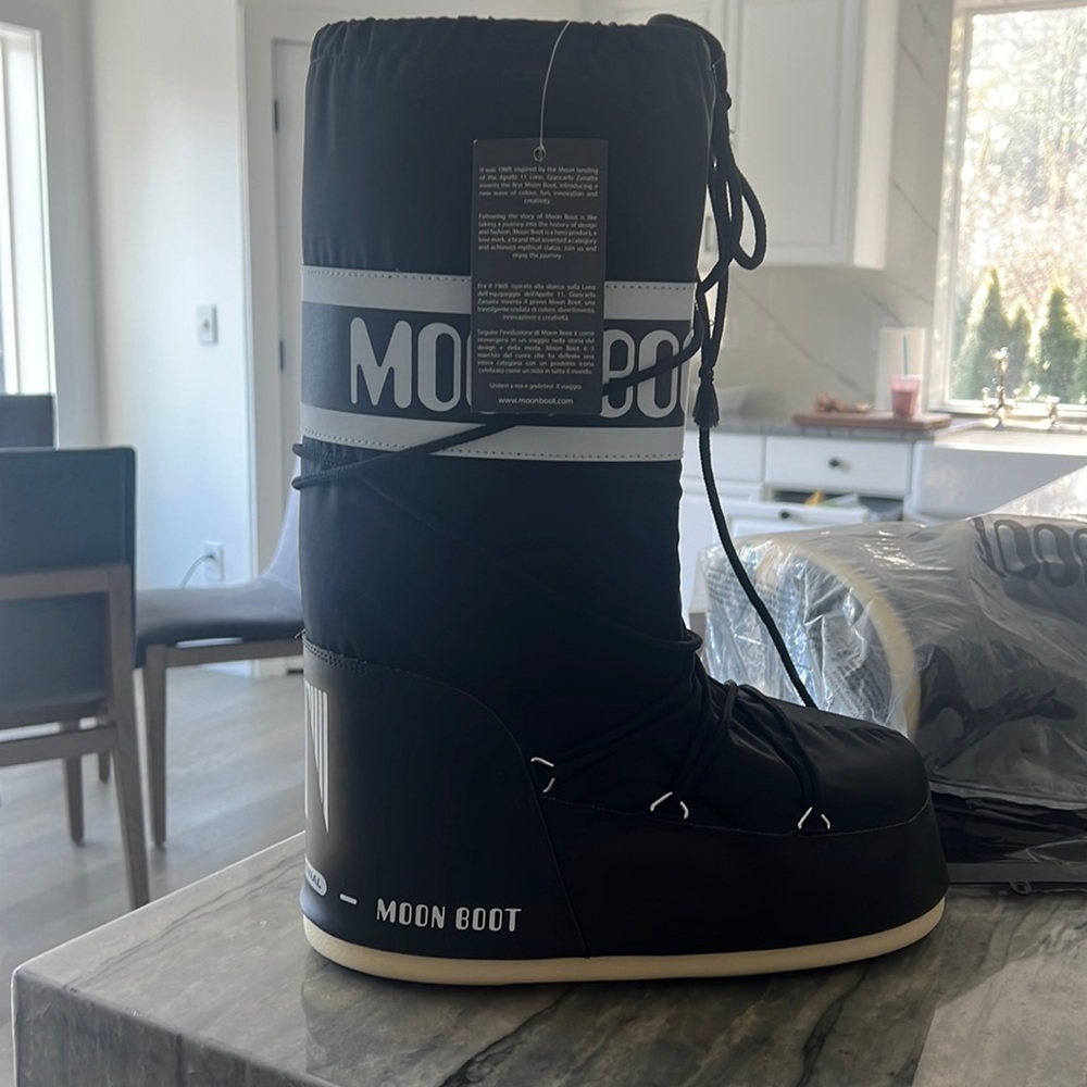 New moon boots size 45/46 US 11.5/13